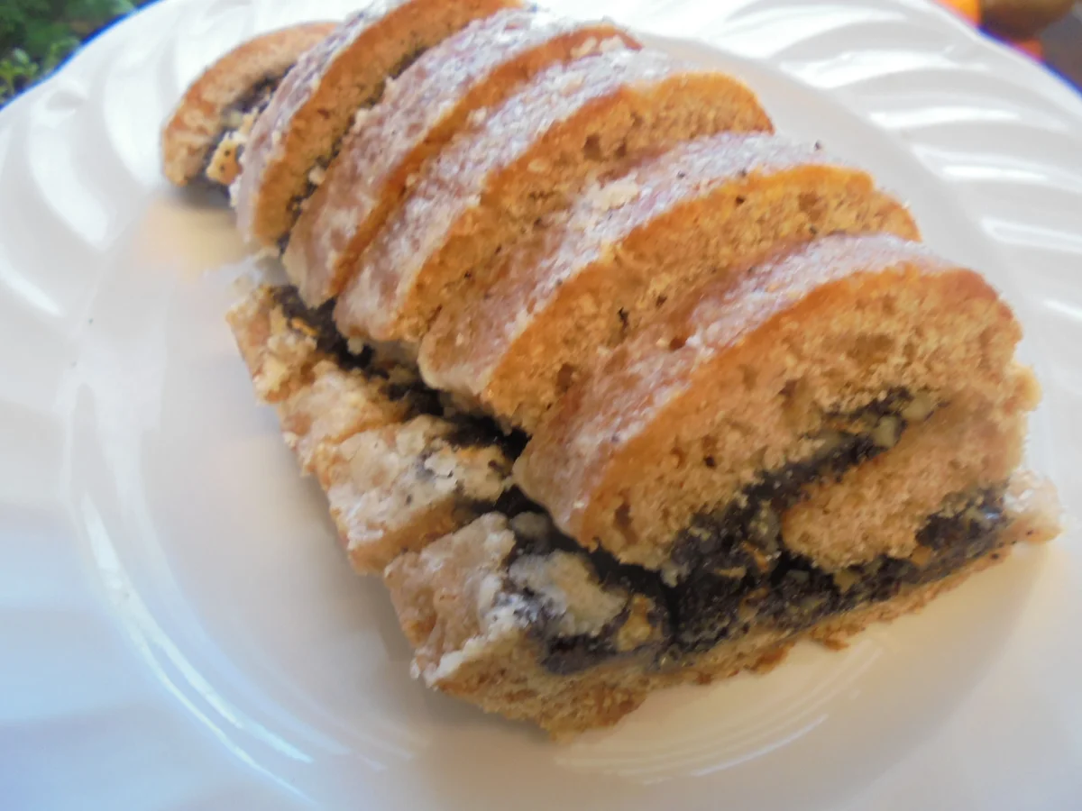 Hefe-Mohnrolle mit Zuckerguß - Rezept - Bild Nr. 15689