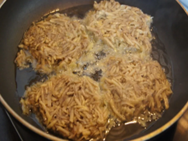 Rezept: Spargel mit Ei-Basilikum-Marinade, Schinken und Rösti Bild Nr. 15694 Spargel mit Ei-Basilikum-Marinade, Schinken und Rösti - Rezept - Bild Nr. 15694