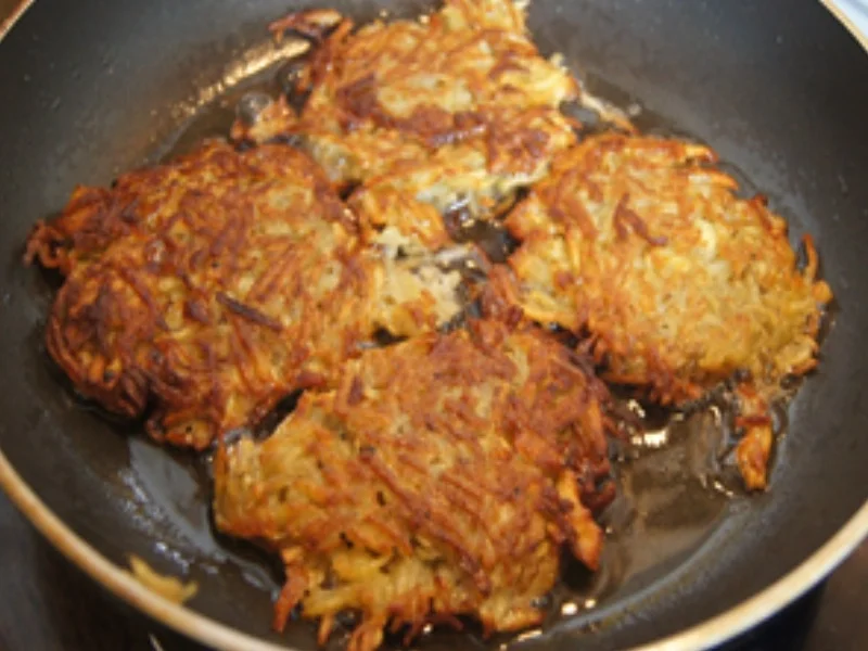 Rezept: Spargel mit Ei-Basilikum-Marinade, Schinken und Rösti Bild Nr. 15696 Spargel mit Ei-Basilikum-Marinade, Schinken und Rösti - Rezept - Bild Nr. 15696