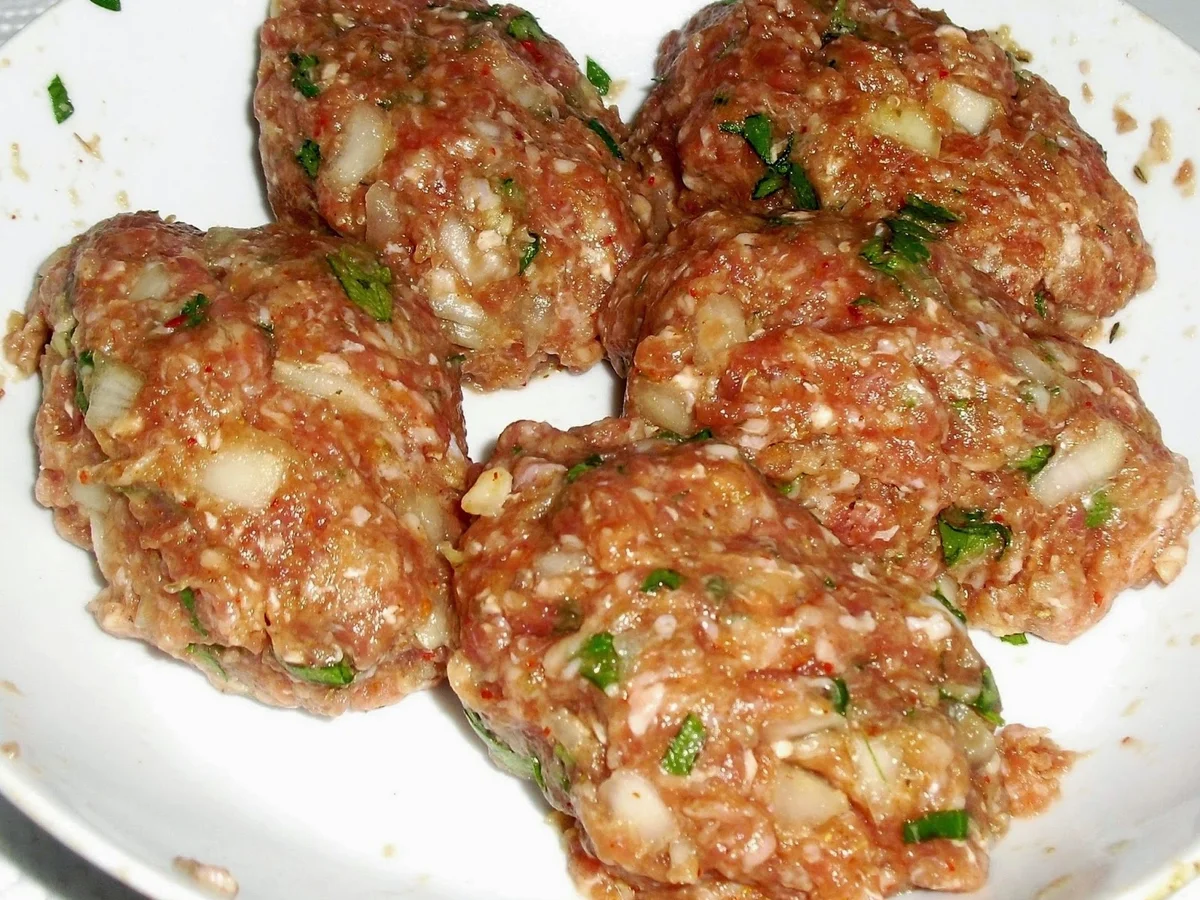 Cevapcici und Köfte mit Paprika-Tomatenreis - kulinarische Weltreise 04-2022 - Rezept - Bild Nr. 15704