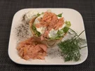 Lachs im Körbchen mit Salat und Dill Crème fraîche - Rezept - Bild Nr. 2