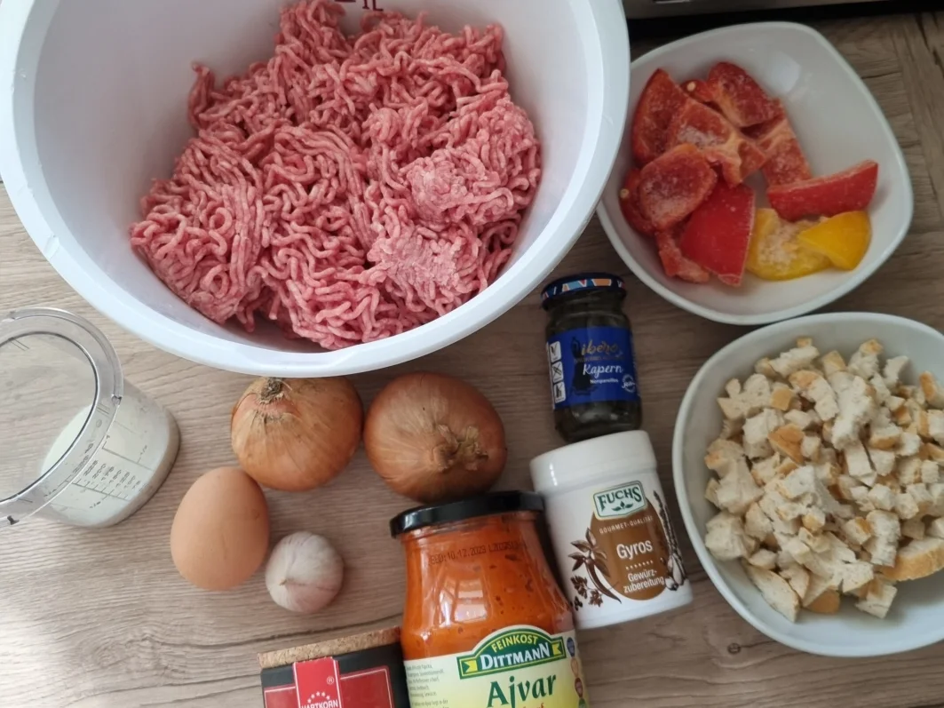 Feuriger Hackbraten mit Zwiebeln und Paprika - Rezept - Bild Nr. 15701