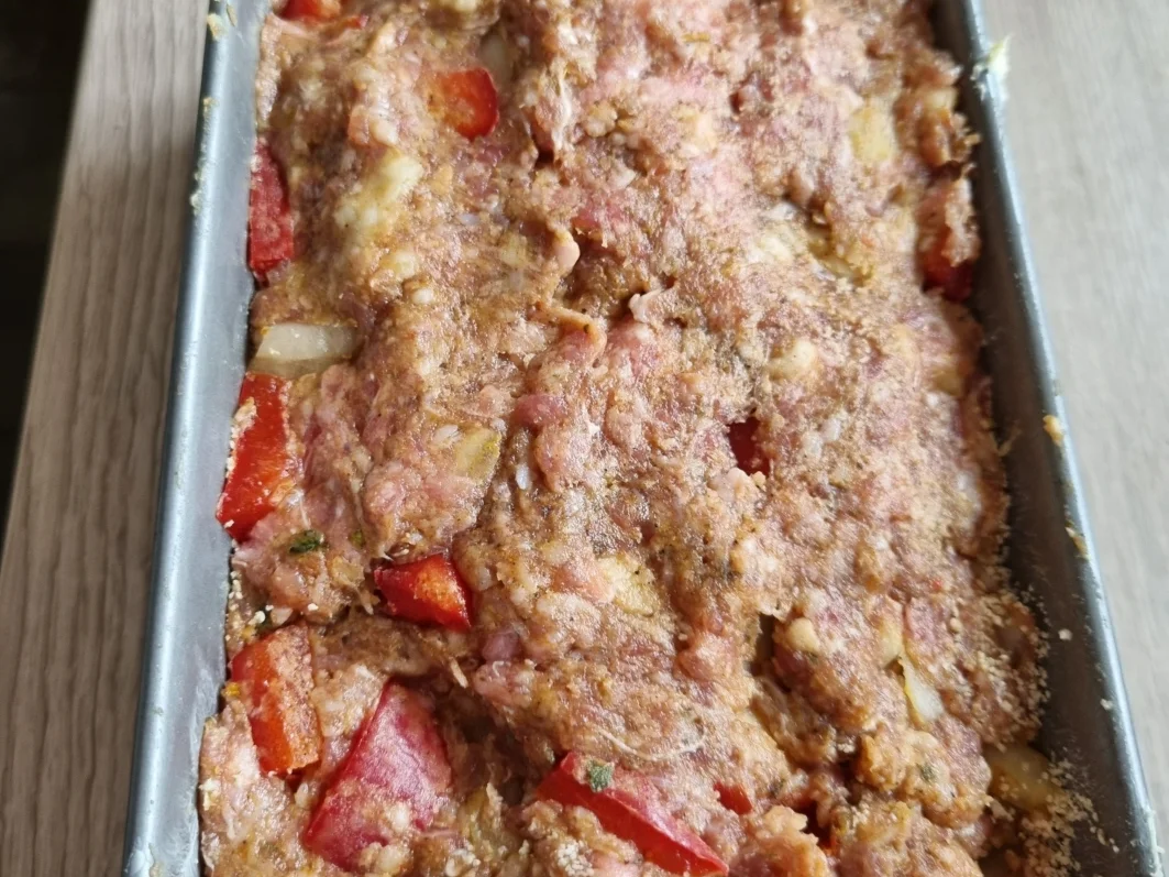 Feuriger Hackbraten mit Zwiebeln und Paprika - Rezept - Bild Nr. 15703