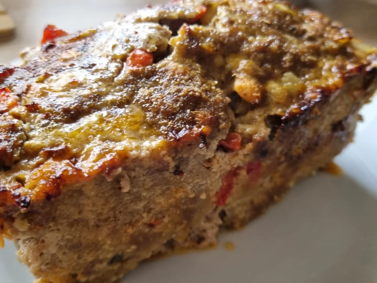 Feuriger Hackbraten mit Zwiebeln und Paprika - Rezept - Bild Nr. 15706