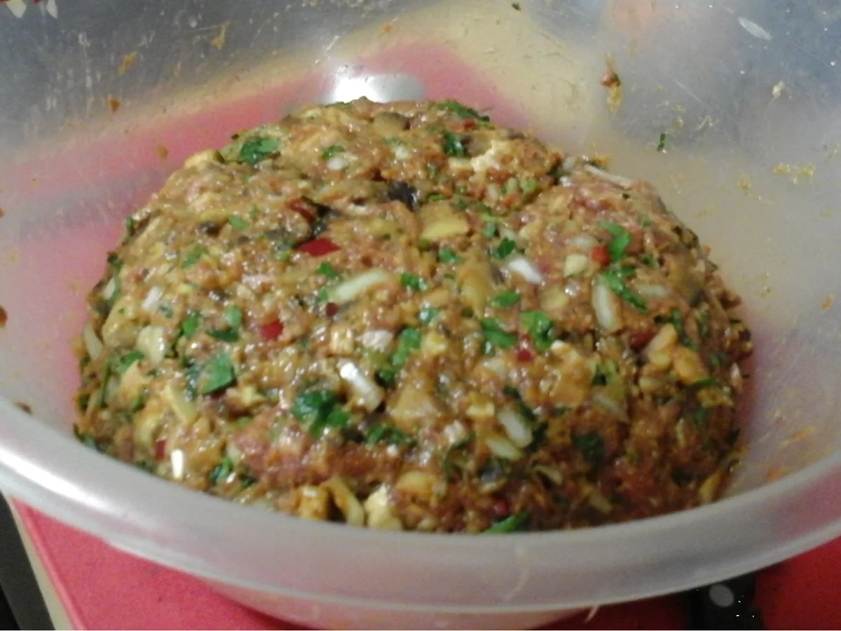 Rindfleisch-Champignon-Buletten mit Rahmsauce und Möhren-Kartoffel-Stampf - Rezept - Bild Nr. 15705