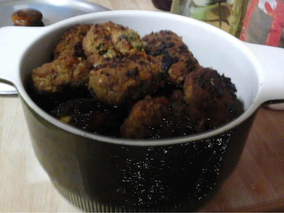 Rindfleisch-Champignon-Buletten mit Rahmsauce und Möhren-Kartoffel-Stampf - Rezept - Bild Nr. 15707