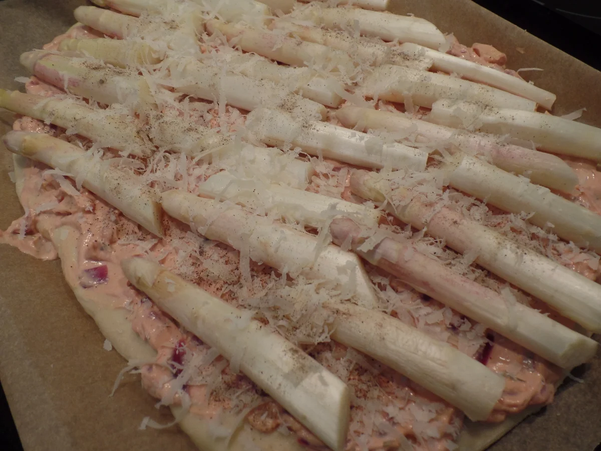 Spargel-Schinken -Pizza - Rezept - Bild Nr. 15714