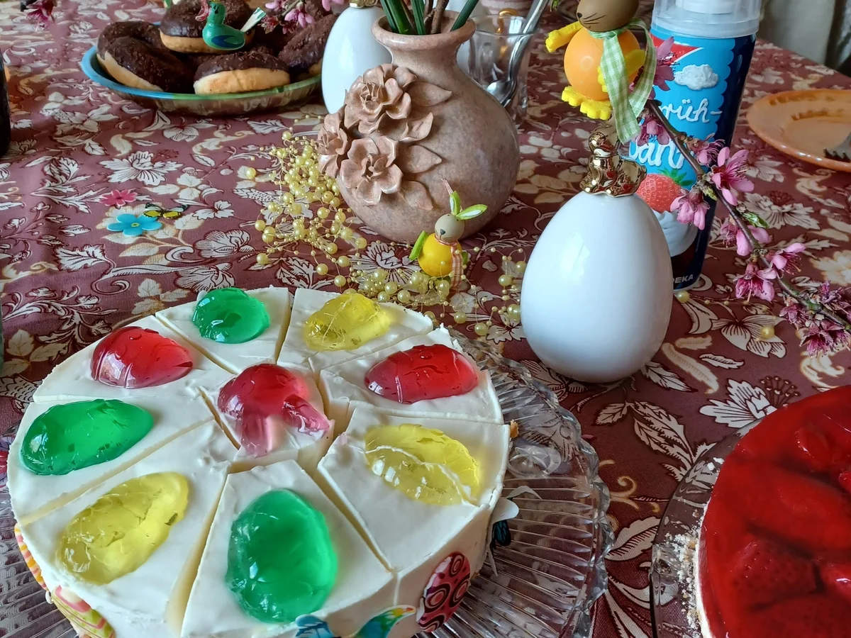 Rezept: Bunte Frischkäsetorte Bild Nr. 15720 Bunte Frischkäsetorte - Rezept - Bild Nr. 15720