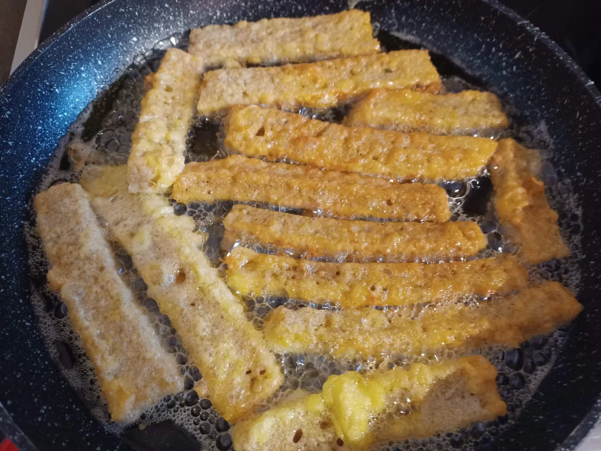 Rezept: Süße French - Toast - Sticks mit Schokoladensauce Back Challenge 04/2022 Bild Nr. 15715 Süße French - Toast - Sticks mit Schokoladensauce Back Challenge 04/2022 - Rezept - Bild Nr. 15715