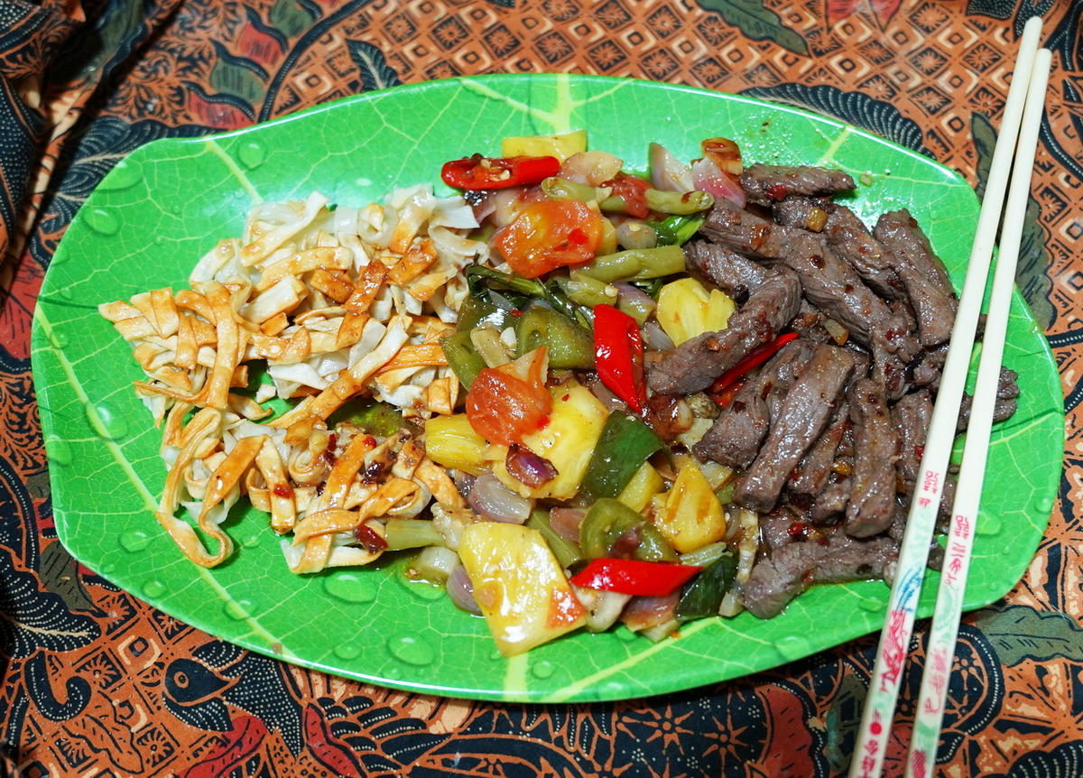 Rindfleisch mit Cap Cay und zweigesichtigen Nudeln - Rezept - Bild Nr. 2