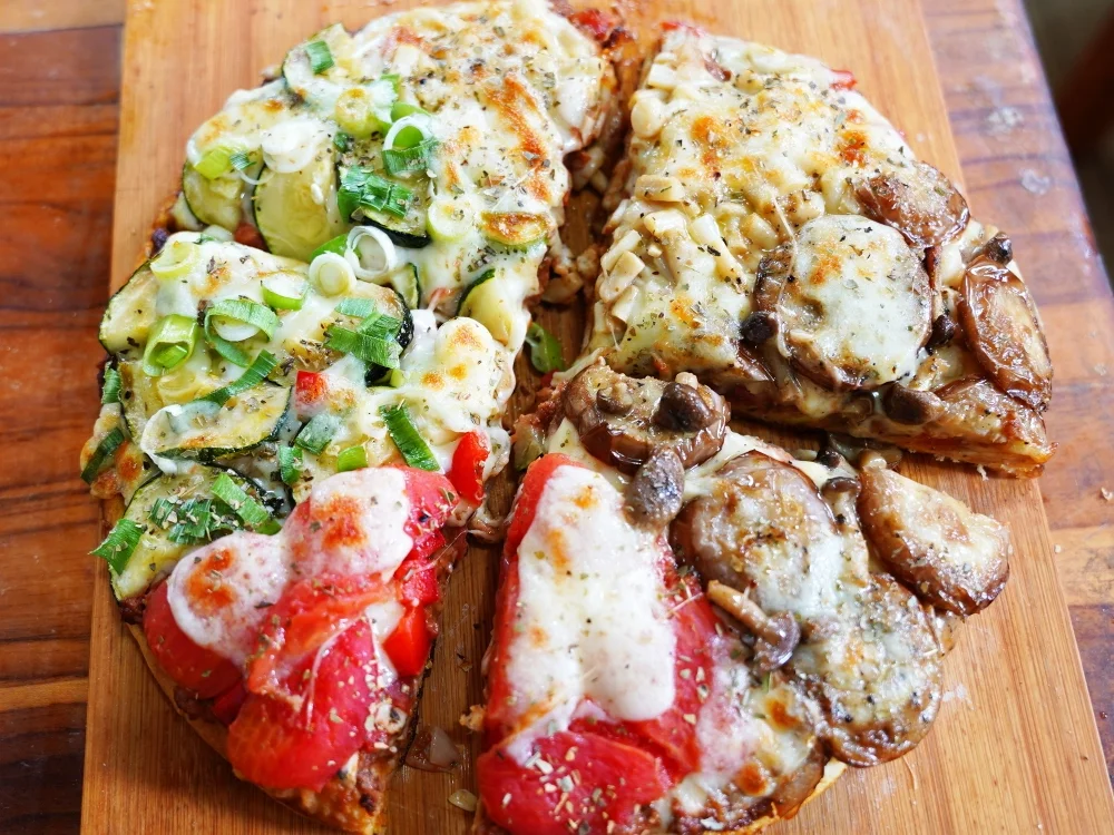 Rezept: Pfannenpizza Quadro Stagione ala Francesca Bild Nr. 15718 Pfannenpizza Quadro Stagione ala Francesca - Rezept - Bild Nr. 15718