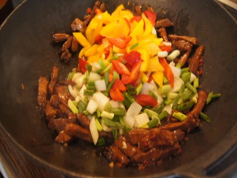 Minutensteakstreifen mit Gemüsemix, Champignons und Basmatireis - Rezept - Bild Nr. 15749