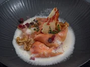 Rote Beete Ravioli mit Ricotta-Füllung und karamellisierten Walnüssen - Rezept - Bild Nr. 2