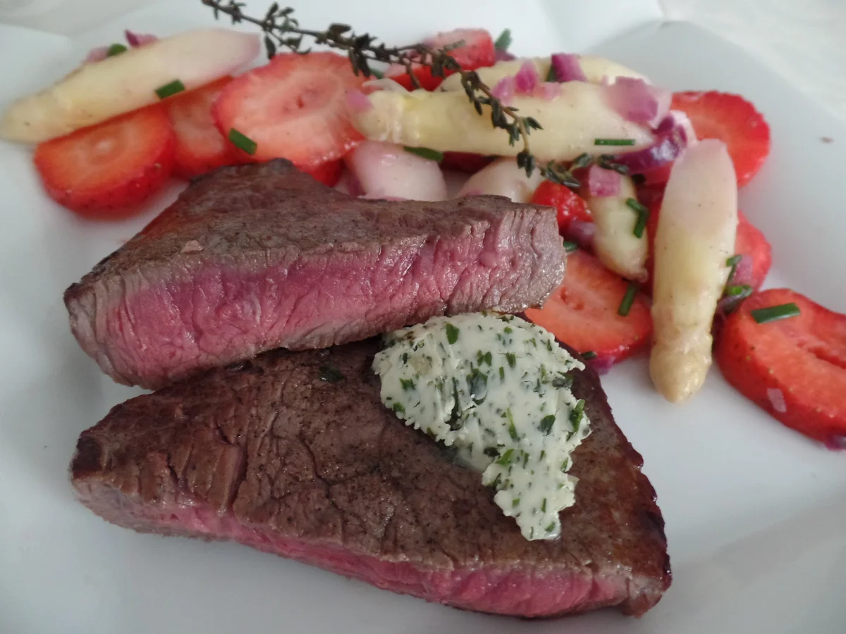 Spargel-Erdbeer-Salat mit Hüftsteak - Rezept - Bild Nr. 15717