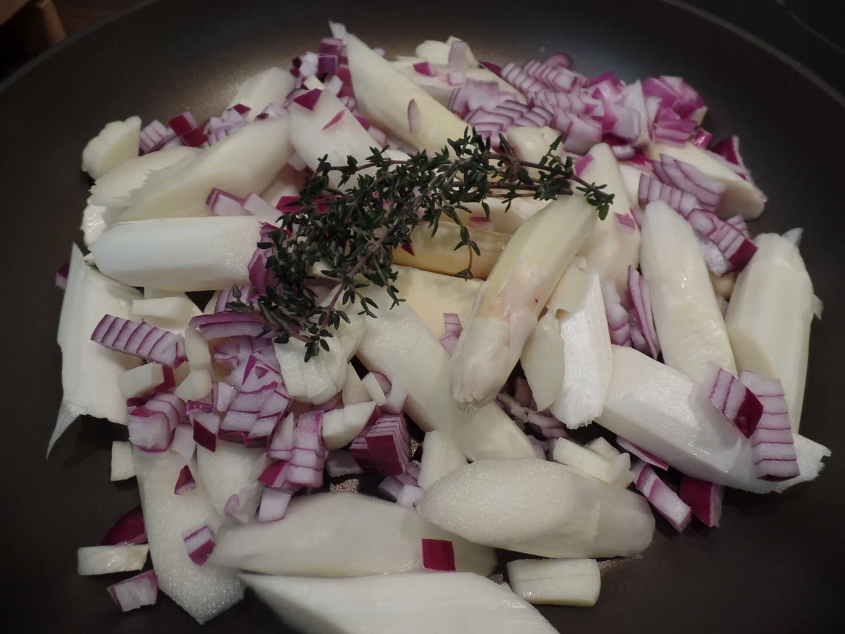 Spargel-Erdbeer-Salat mit Hüftsteak - Rezept - Bild Nr. 15719