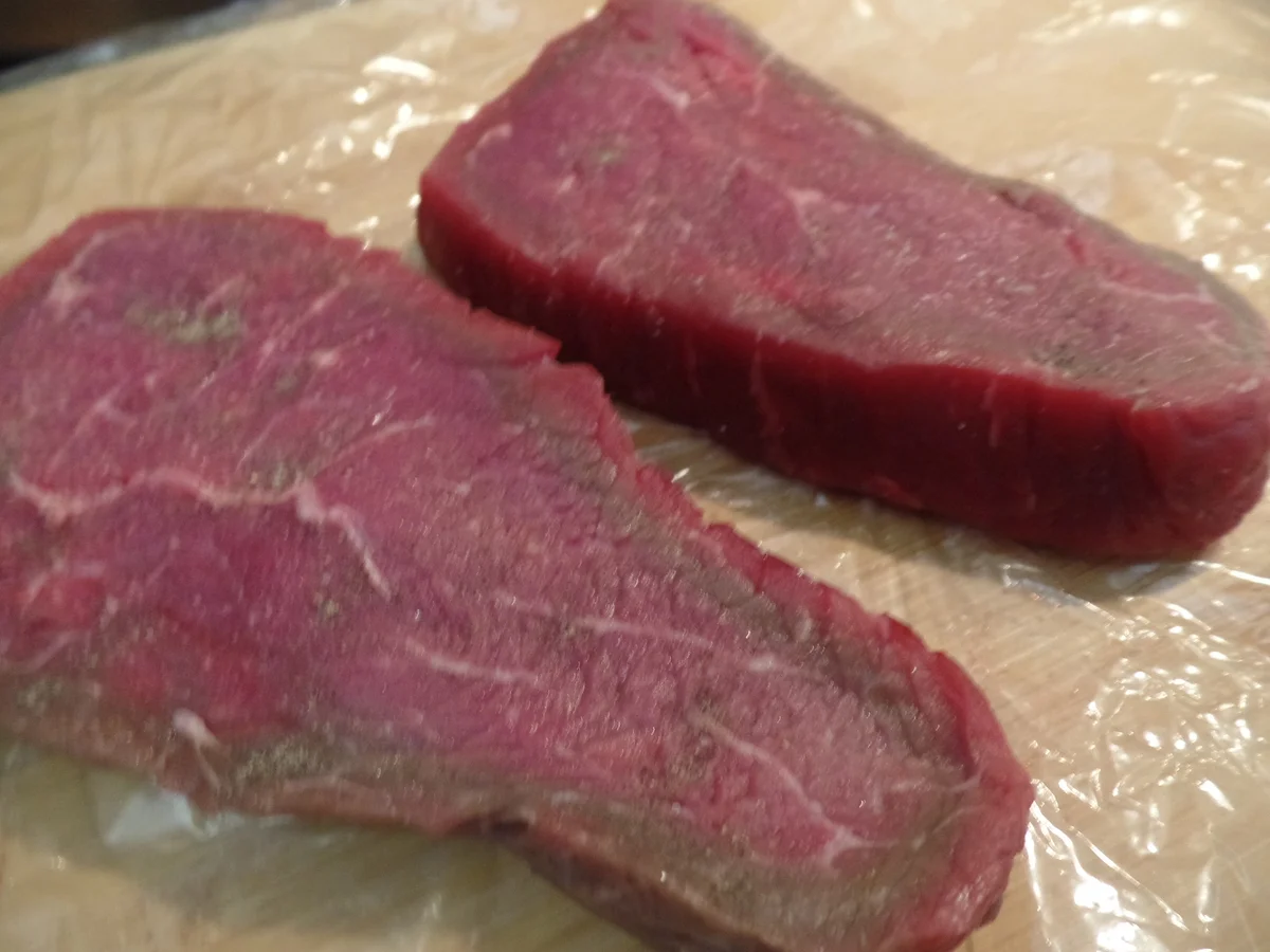 Spargel-Erdbeer-Salat mit Hüftsteak - Rezept - Bild Nr. 15726