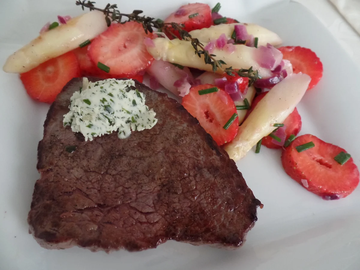 Spargel-Erdbeer-Salat mit Hüftsteak - Rezept - Bild Nr. 15729