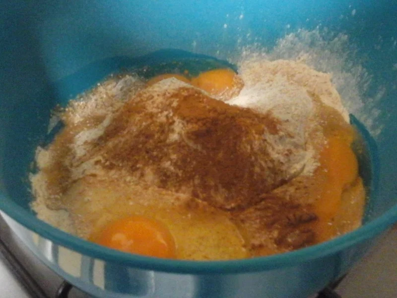 Rezept: Feine Butter-Zimt-Waffeln Bild Nr. 3 Feine Butter-Zimt-Waffeln - Rezept - Bild Nr. 3