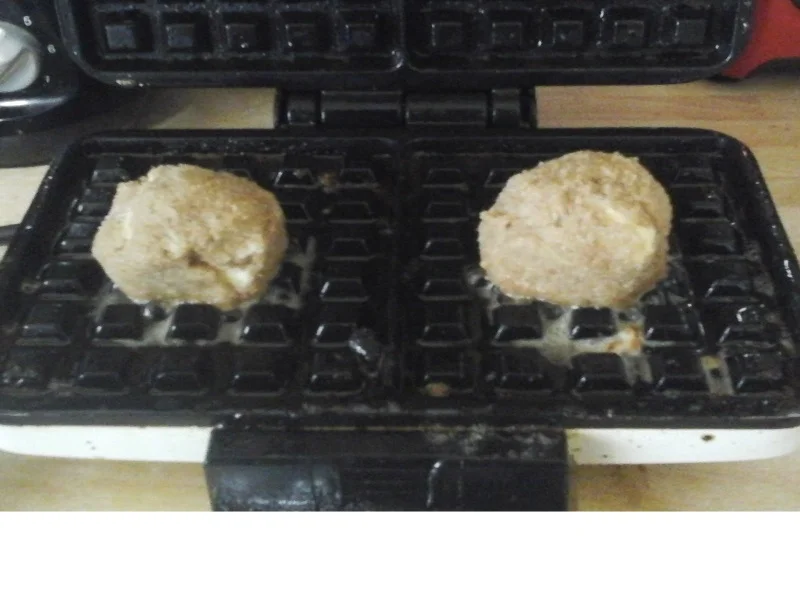 Rezept: Feine Butter-Zimt-Waffeln Bild Nr. 6 Feine Butter-Zimt-Waffeln - Rezept - Bild Nr. 6