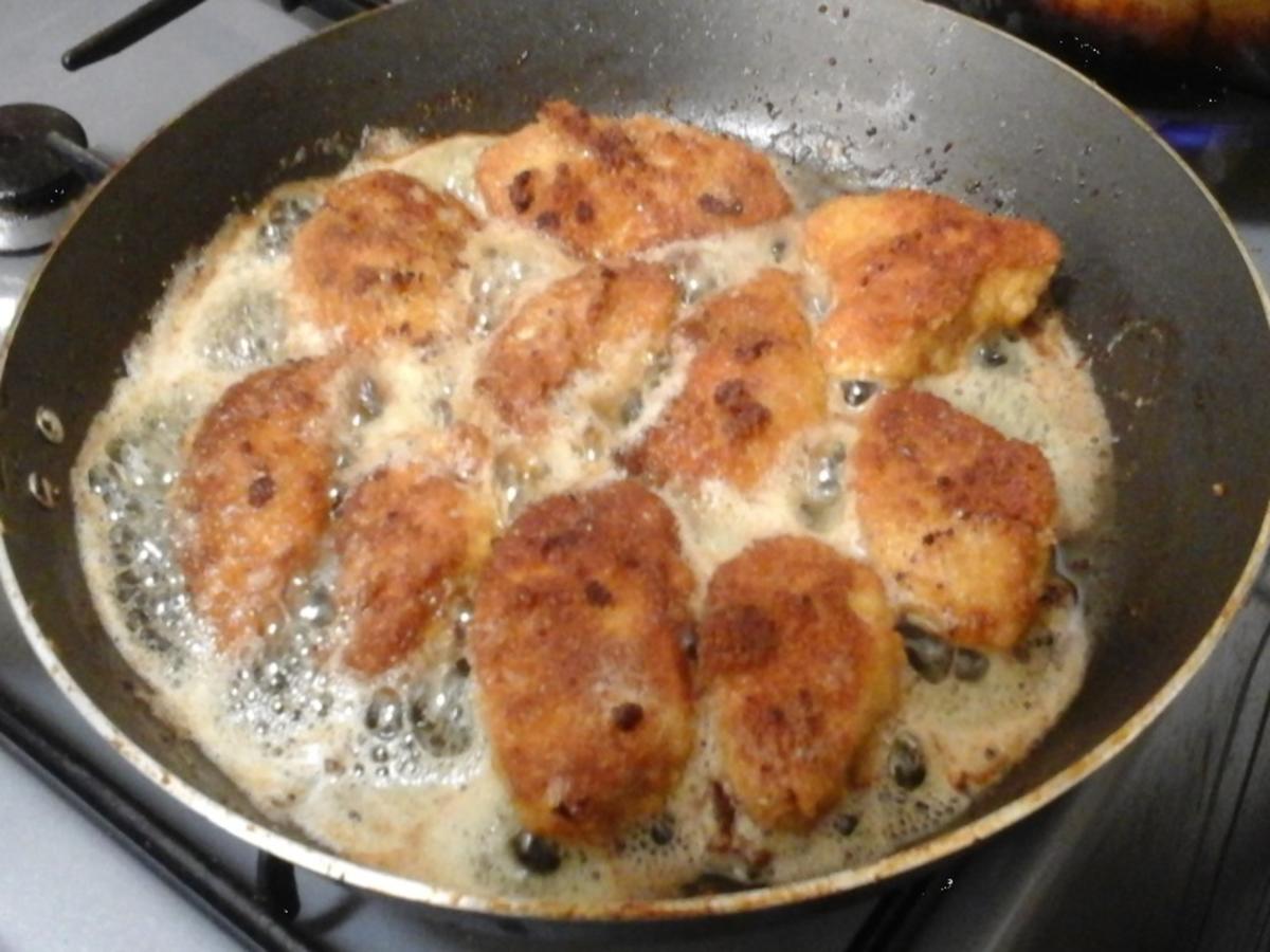 Mini-Hähnchenschnitzel mit Rahm-Champignons und gelben Drillingen ...