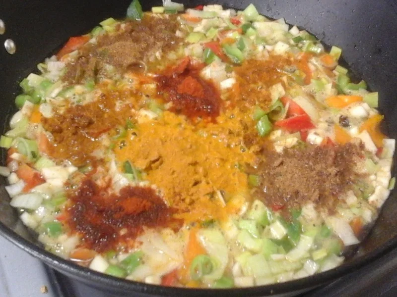 Biryani mit Gemüsemix, Hähnchenfleisch und Rindermettbällchen - Rezept - Bild Nr. 16