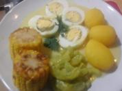 Eier in Sahne-Senf-Sauce mit Schmorgurke, Buttermais und Drillingen - Rezept - Bild Nr. 2