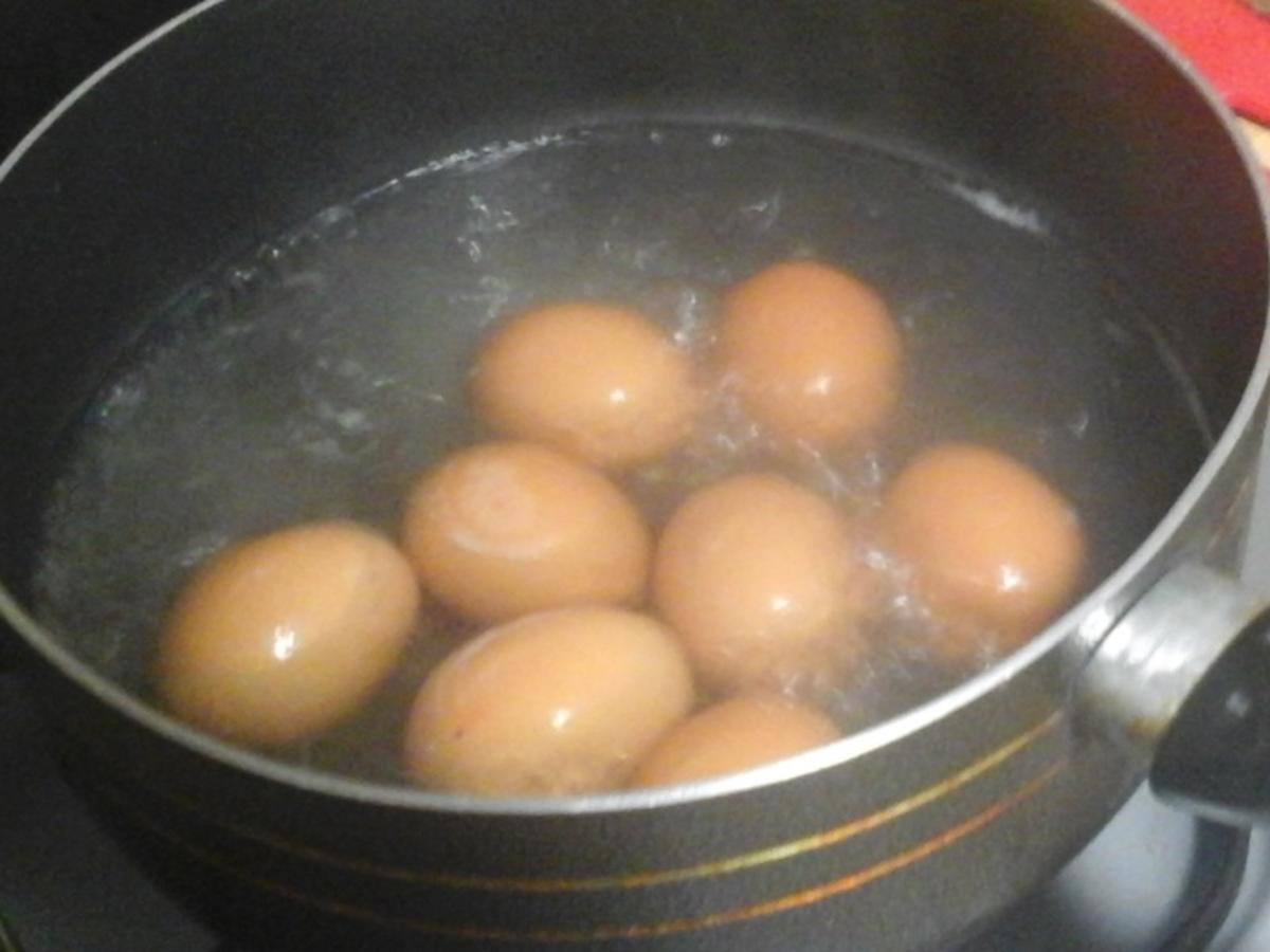 Eier in Sahne-Senf-Sauce mit Schmorgurke, Buttermais und Drillingen - Rezept - Bild Nr. 3