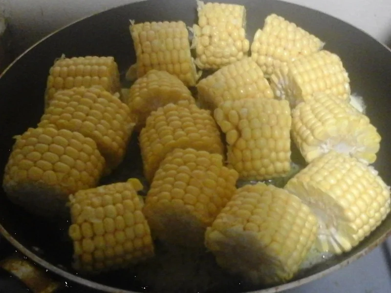 Rezept: Eier in Sahne-Senf-Sauce mit Schmorgurke, Buttermais und Drillingen Bild Nr. 8 Eier in Sahne-Senf-Sauce mit Schmorgurke, Buttermais und Drillingen - Rezept - Bild Nr. 8