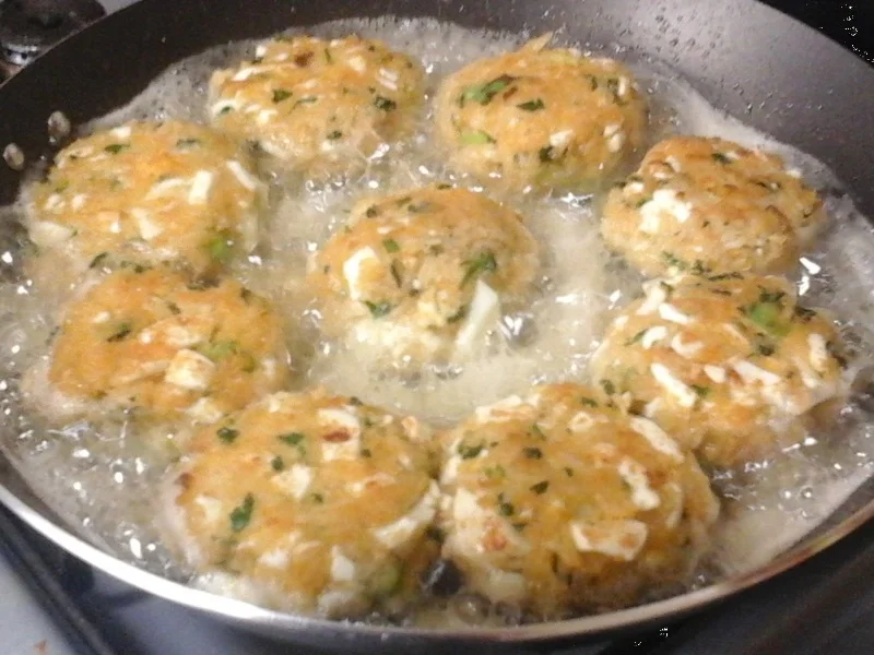 Ei-Reis-Frikadellen mit Rahm-Gemüsemix und Drillingen - Rezept - Bild Nr. 9