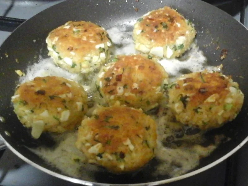 Ei-Reis-Frikadellen mit Rahm-Gemüsemix und Drillingen - Rezept - Bild Nr. 10