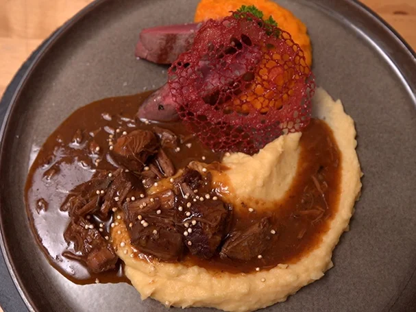 Rezept: Zweierlei vom Reh mit Süßkartoffel-Kürbispüree und Preiselbeer-Chutney Bild Nr. 15719 Zweierlei vom Reh mit Süßkartoffel-Kürbispüree und Preiselbeer-Chutney - Rezept - Bild Nr. 15719