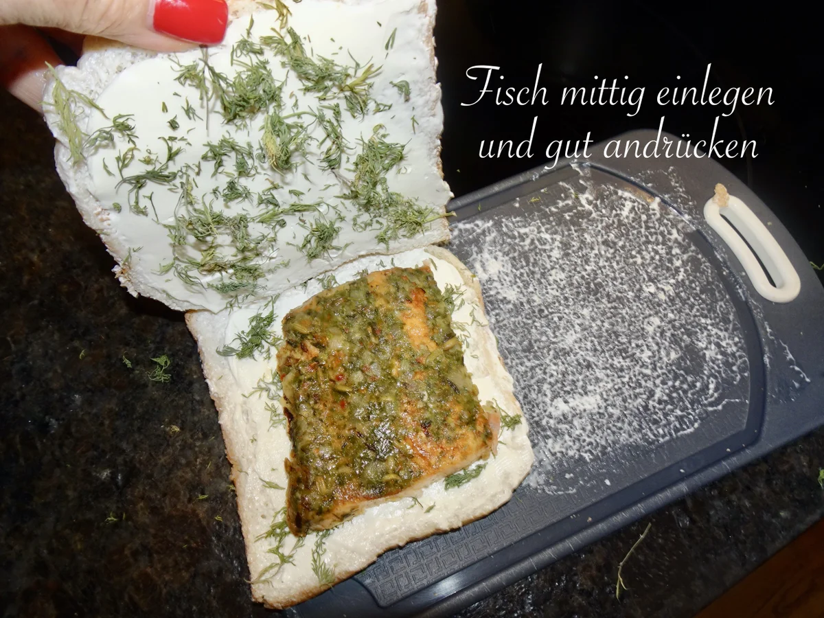 Rezept: Räucherlachs Pofesen auf einem Rucola Salatbett Bild Nr. 15728 Räucherlachs Pofesen auf einem Rucola Salatbett - Rezept - Bild Nr. 15728