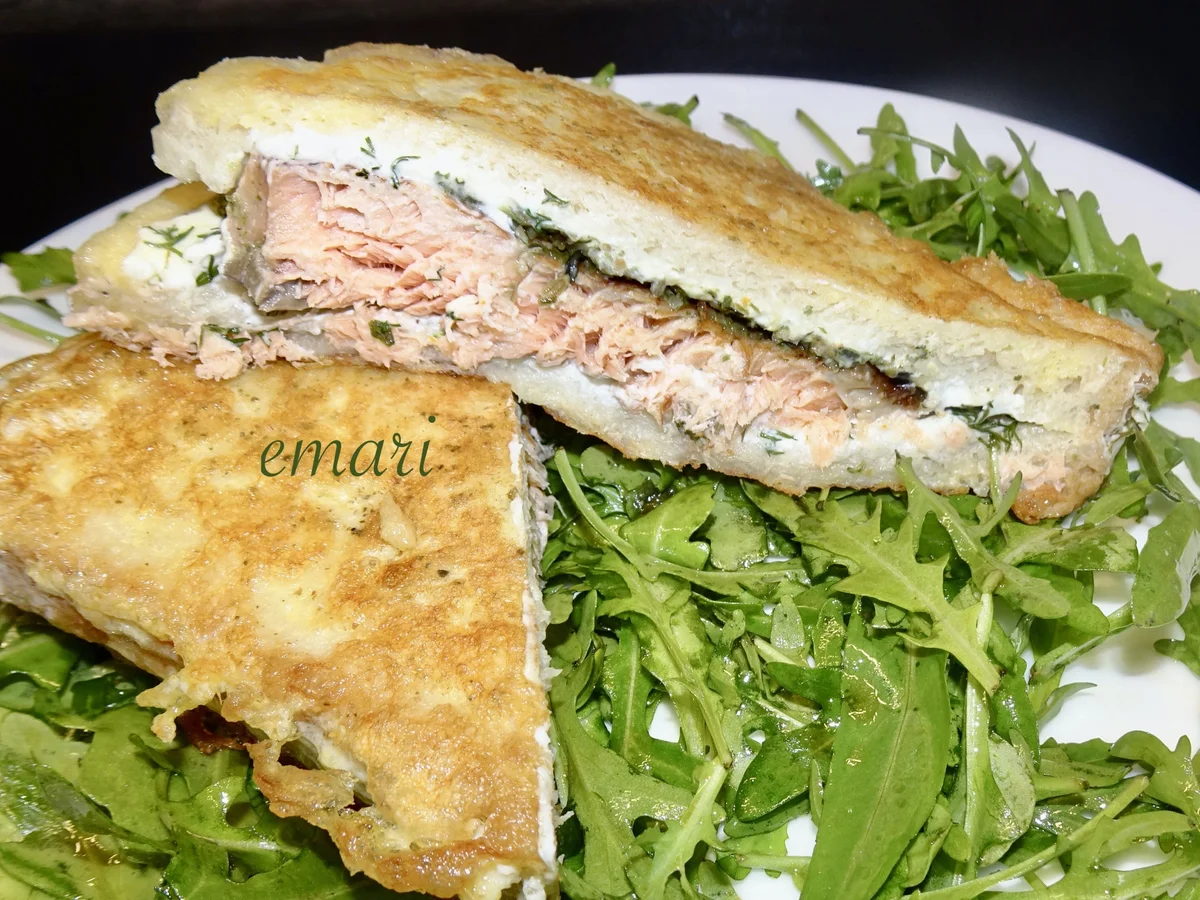 Rezept: Räucherlachs Pofesen auf einem Rucola Salatbett Bild Nr. 15732 Räucherlachs Pofesen auf einem Rucola Salatbett - Rezept - Bild Nr. 15732