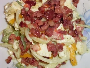 Griechischer Salat mit Schafkäse und Paprika - Rezept