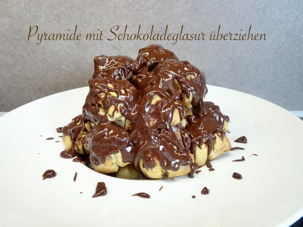 Rezept: Brandteig - Pyramide ... mit Schokocreme gefüllte Profiteroles Bild Nr. 15721 Brandteig - Pyramide ... mit Schokocreme gefüllte Profiteroles - Rezept - Bild Nr. 15721