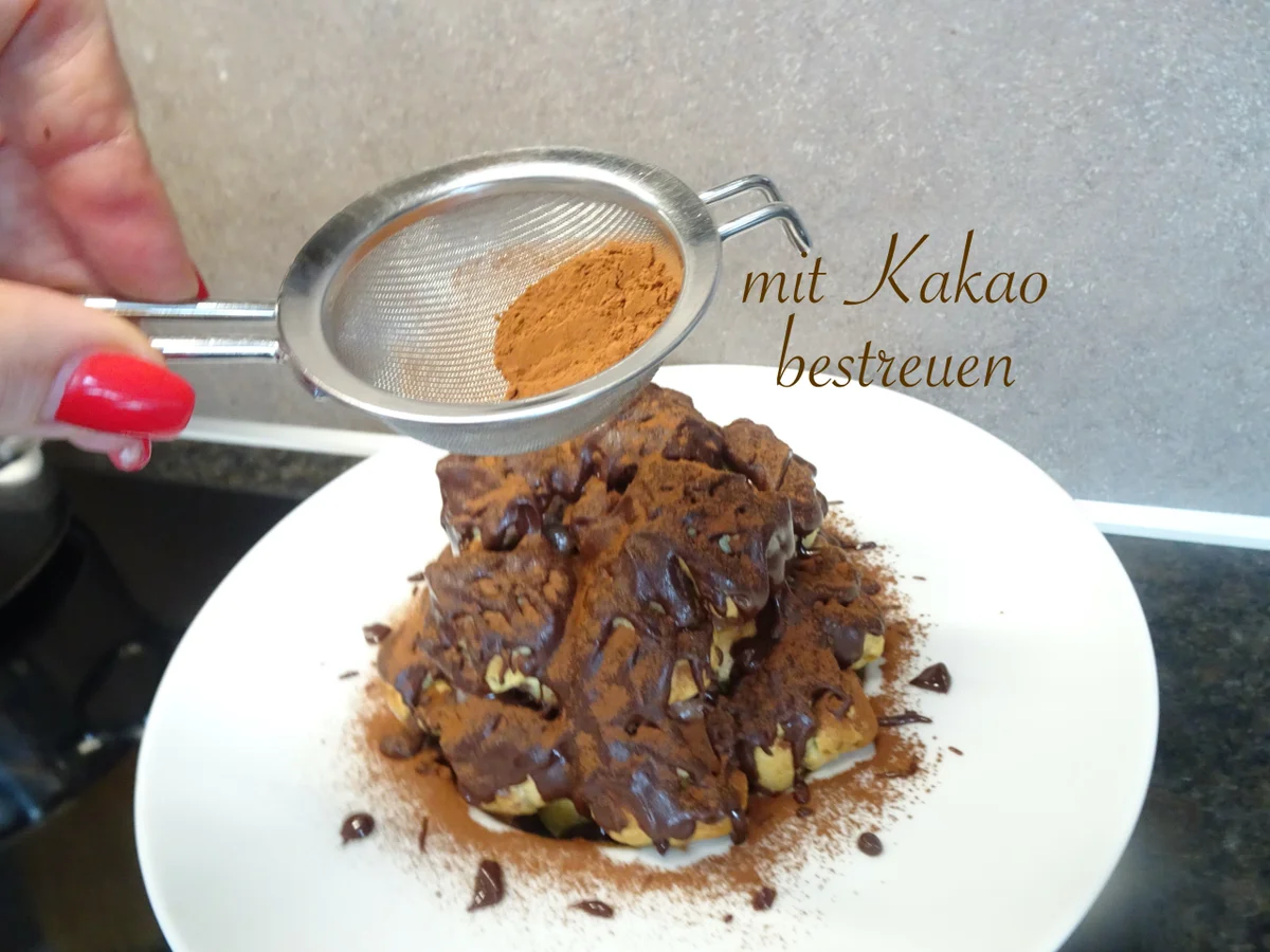 Rezept: Brandteig - Pyramide ... mit Schokocreme gefüllte Profiteroles Bild Nr. 15724 Brandteig - Pyramide ... mit Schokocreme gefüllte Profiteroles - Rezept - Bild Nr. 15724