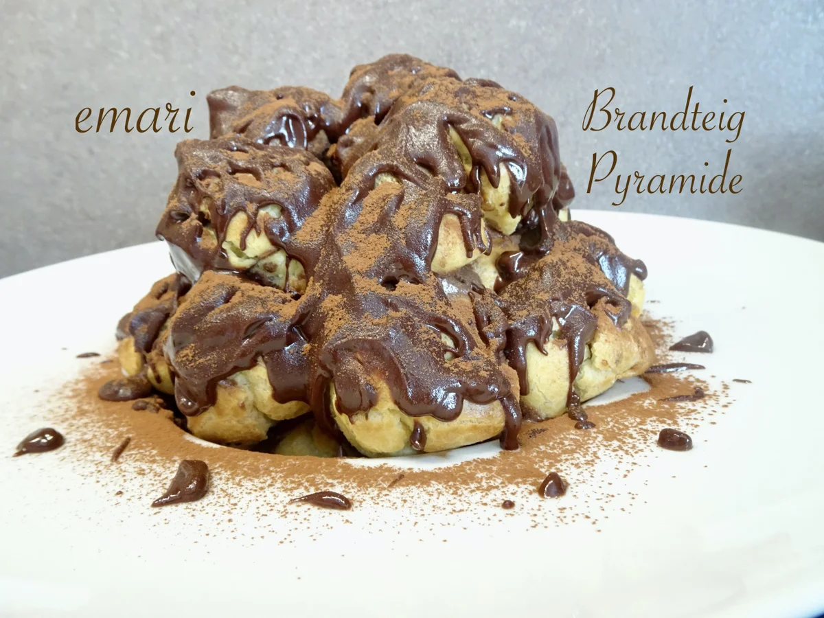 Rezept: Brandteig - Pyramide ... mit Schokocreme gefüllte Profiteroles Bild Nr. 15732 Brandteig - Pyramide ... mit Schokocreme gefüllte Profiteroles - Rezept - Bild Nr. 15732