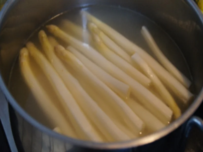Lachsfilet mit Spargel und Petersilien-Kartoffeln - Rezept - Bild Nr. 15731