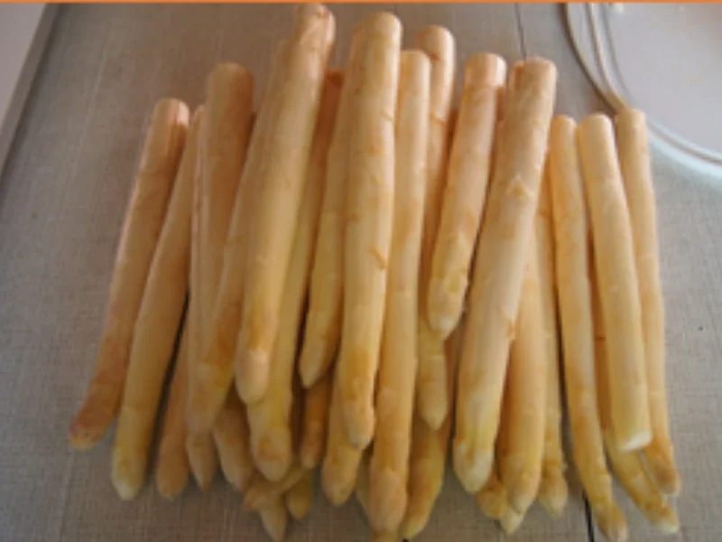 Spargel mit dreierlei Schinken und Petersilien-Frühkartoffeln - Rezept - Bild Nr. 5