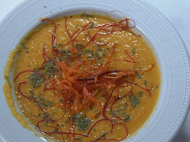 Rezept: Kokos-Möhrencremesüppchen mit Brotbällchen Bild Nr. 2 Kokos-Möhrencremesüppchen mit Brotbällchen - Rezept - Bild Nr. 2