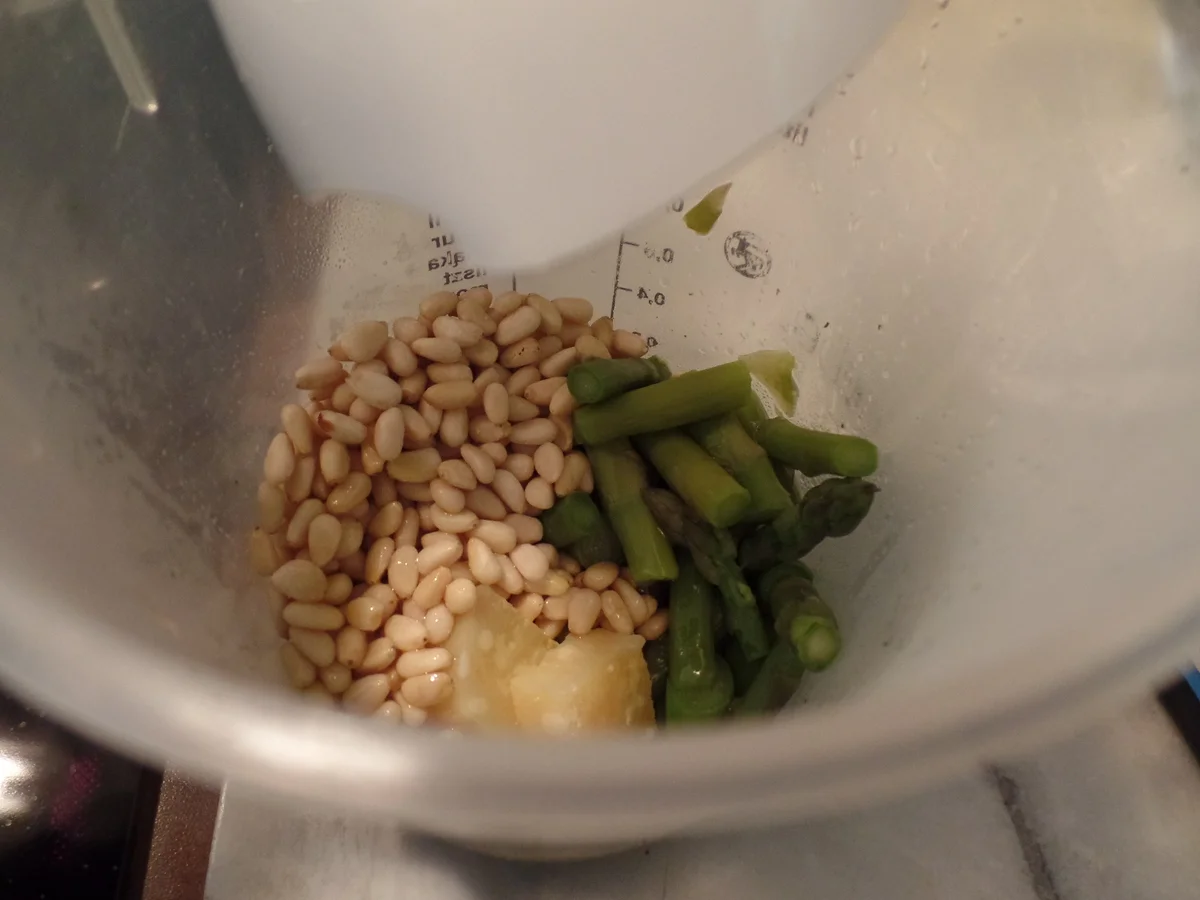 Spargel-Risotto mit Spargel-Bärlauch-Pesto - Rezept - Bild Nr. 15727