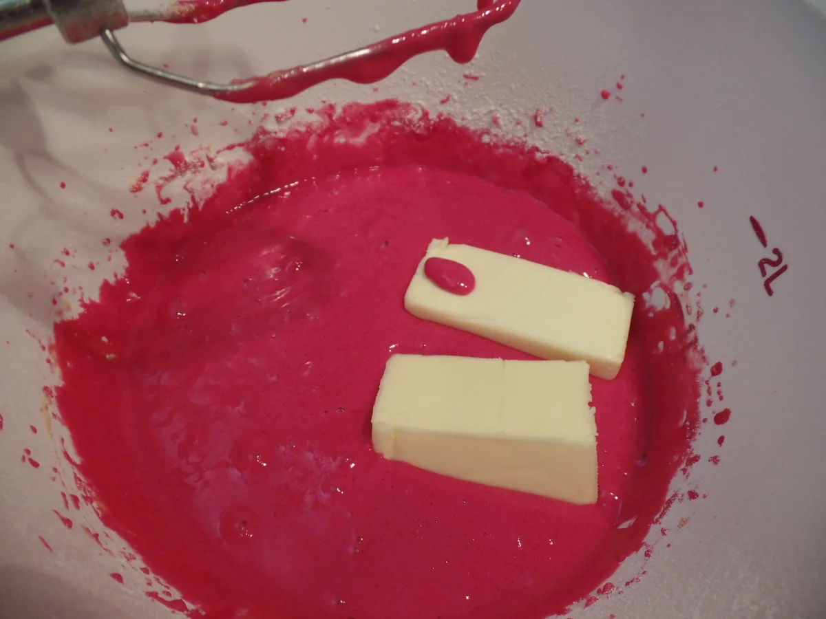 Rezept: Rote Bete-Waffeln mit Quark-Mascapone -Creme und Himbeersauce Bild Nr. 15724 Rote Bete-Waffeln mit Quark-Mascapone -Creme und Himbeersauce - Rezept - Bild Nr. 15724