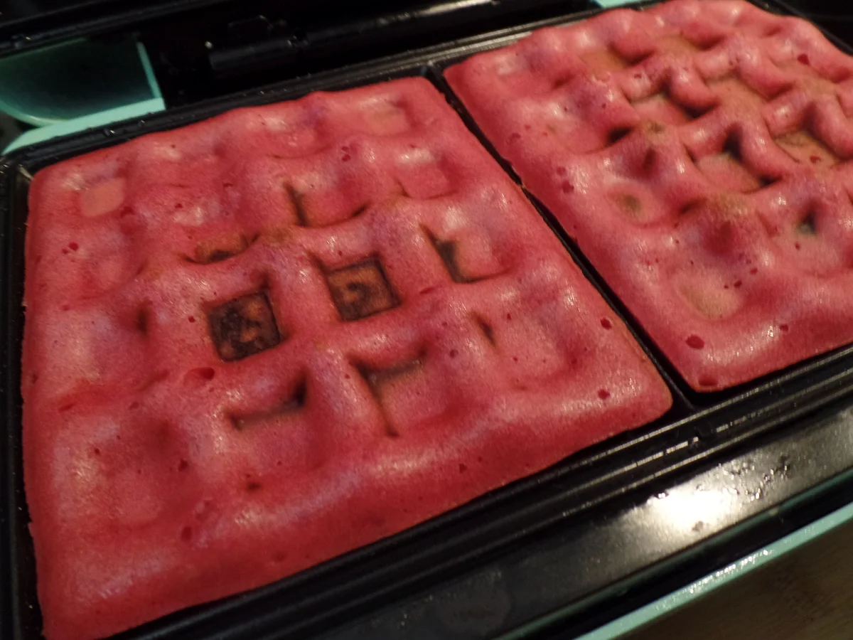 Rezept: Rote Bete-Waffeln mit Quark-Mascapone -Creme und Himbeersauce Bild Nr. 15730 Rote Bete-Waffeln mit Quark-Mascapone -Creme und Himbeersauce - Rezept - Bild Nr. 15730