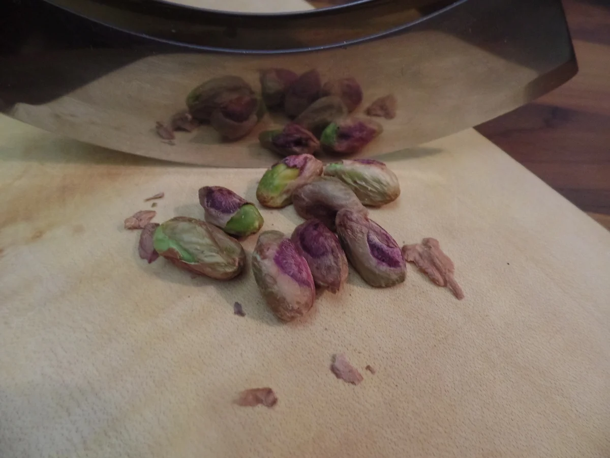 Rezept: Rote Bete-Waffeln mit Quark-Mascapone -Creme und Himbeersauce Bild Nr. 15732 Rote Bete-Waffeln mit Quark-Mascapone -Creme und Himbeersauce - Rezept - Bild Nr. 15732