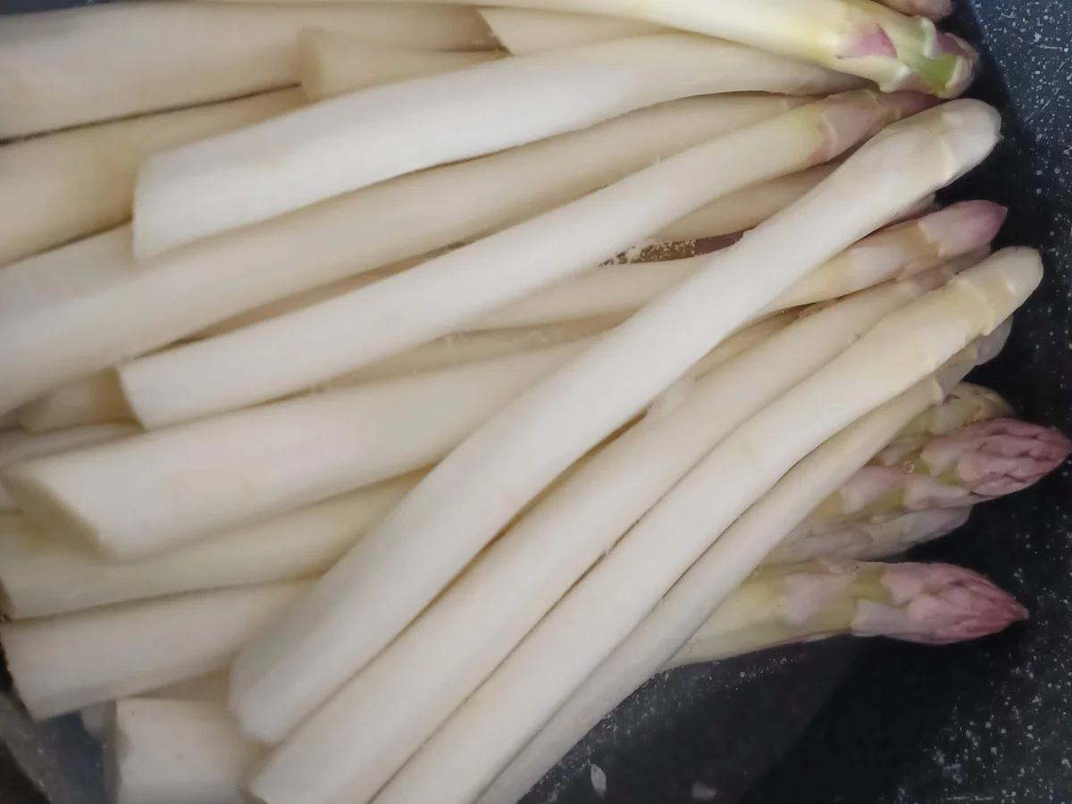 Schweinefilet mit Spargel und Pilzen - Rezept - Bild Nr. 15748