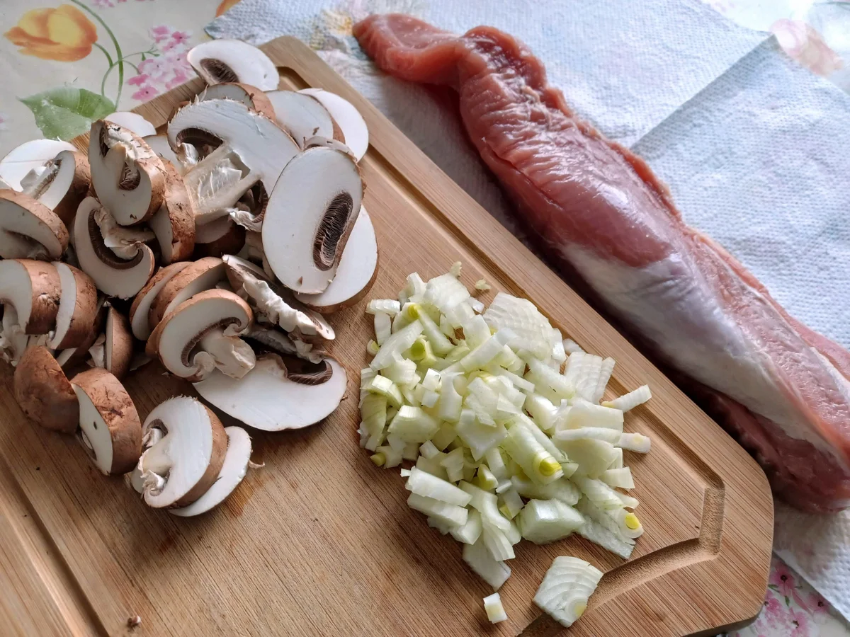 Schweinefilet mit Spargel und Pilzen - Rezept - Bild Nr. 15746