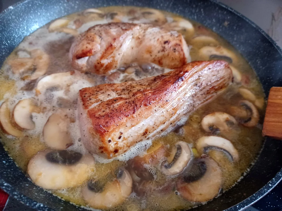 Schweinefilet mit Spargel und Pilzen - Rezept - Bild Nr. 15750