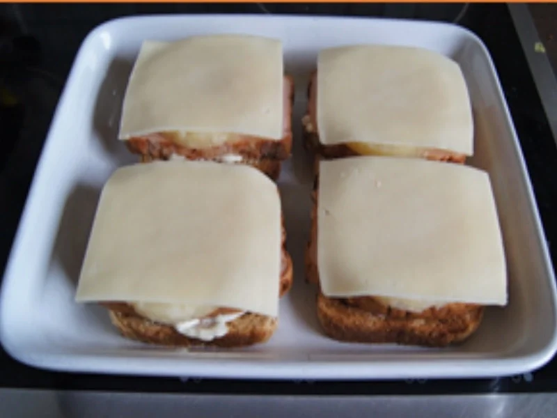 Rezept: Toast Hawaii mit Leberkäse Bild Nr. 8 Toast Hawaii mit Leberkäse - Rezept - Bild Nr. 8