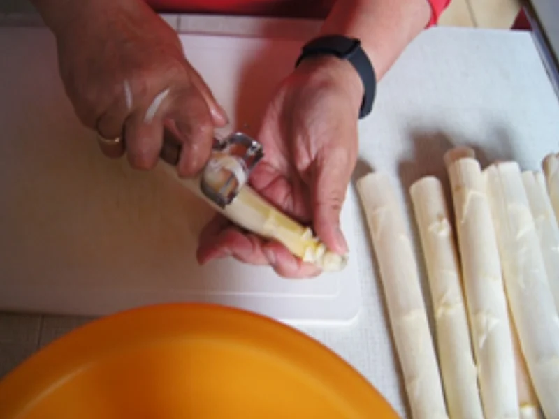Spargel mit Stielkotelett und Drillingen - Rezept - Bild Nr. 4