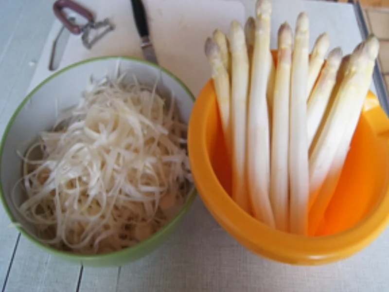Spargel mit Stielkotelett und Drillingen - Rezept - Bild Nr. 5